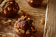 Briose (muffins) cu cacao si ciocolata alba