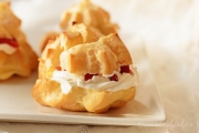 choux cu crema mascarpone si capsuni