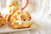 Choux cu capsuni