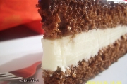 Tort cu crema de ciocolata alba