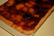 prajitura-rasturnata-cu-prune si nectarine-5