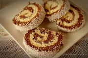 rulada-de-biscuiti-cu-nuca-de-cocos-7