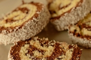 rulada-de-biscuiti-cu-nuca-de-cocos-8