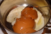 tort-cu-mousse-de-ciocolata-si-caramel-1