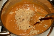 tort-cu-mousse-de-ciocolata-si-caramel-2