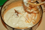 tort-cu-mousse-de-ciocolata-si-caramel-3