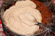 Cum se face tortul de ciocolata cu caramel