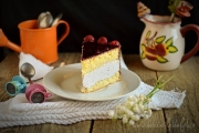 Felie de tort cu crema mascarpone