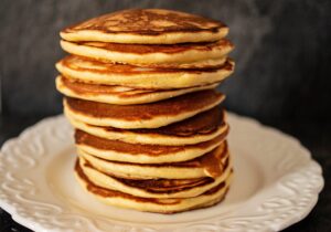 Pancakes - Clatite pufoase cu lapte batut